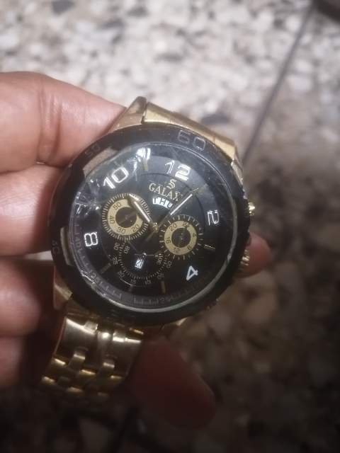 Gold wristwatch for men photo 2
