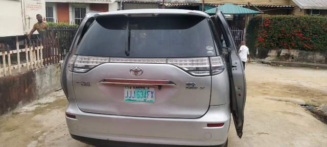 Toyota Estima 2008 Hybrid photo 2