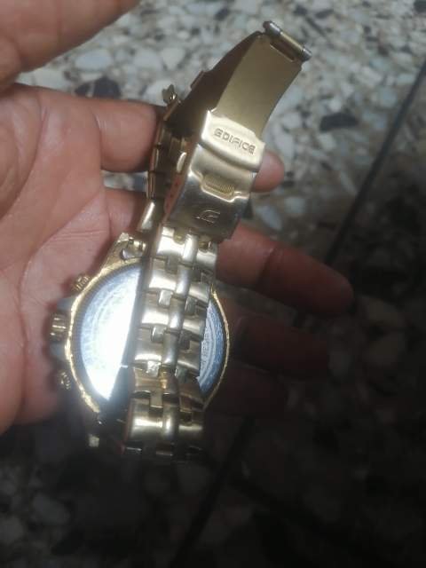 Gold wristwatch for men photo 1